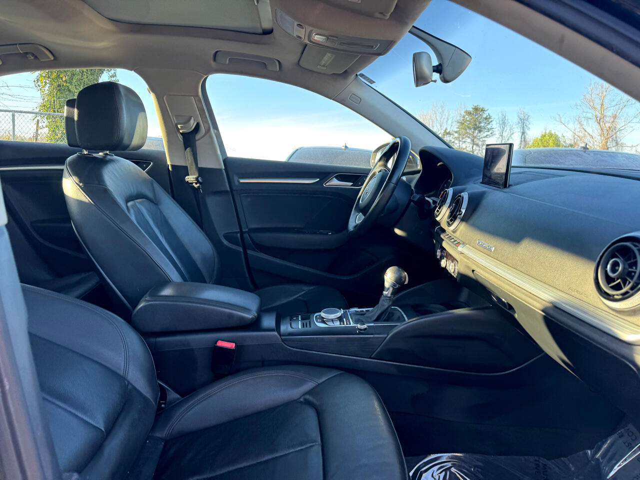 Vehicle image 23 of 85