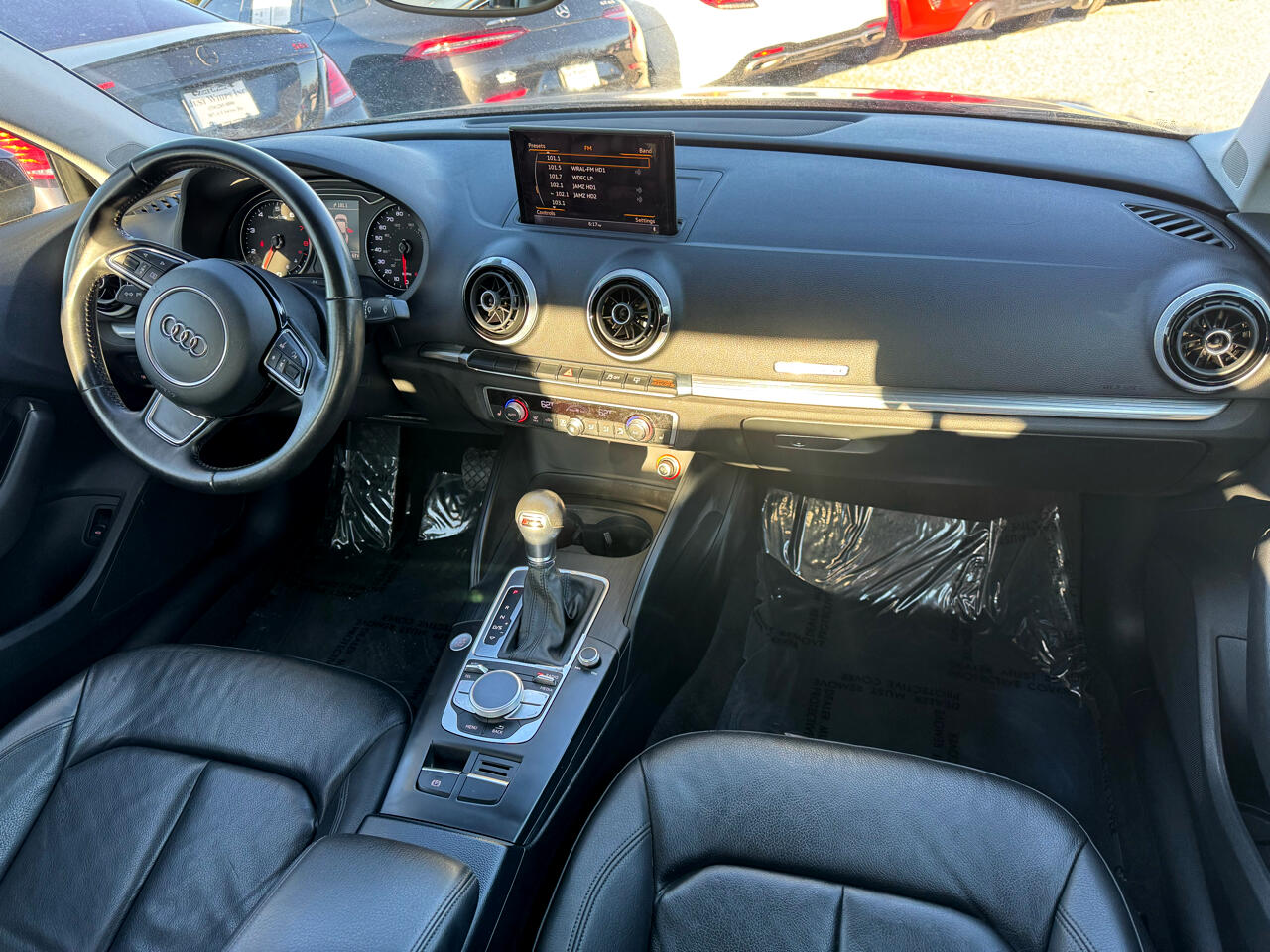 Vehicle image 33 of 85