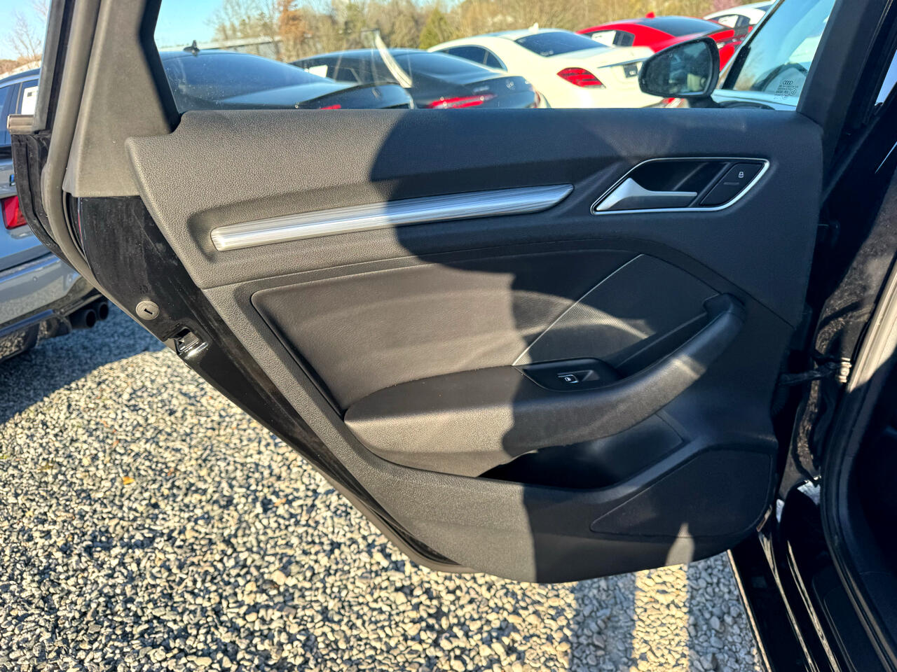 Vehicle image 40 of 85