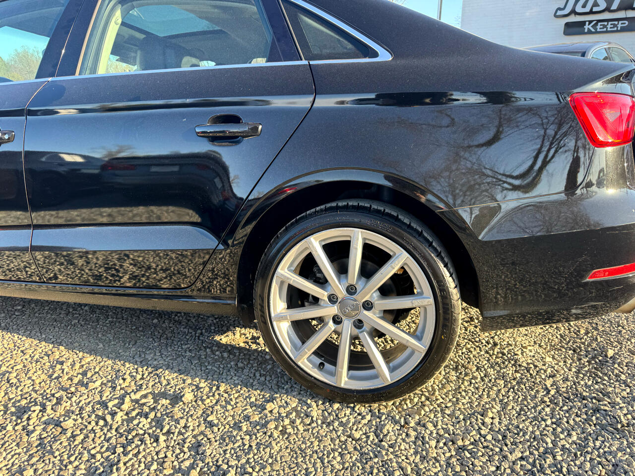 Vehicle image 10 of 85