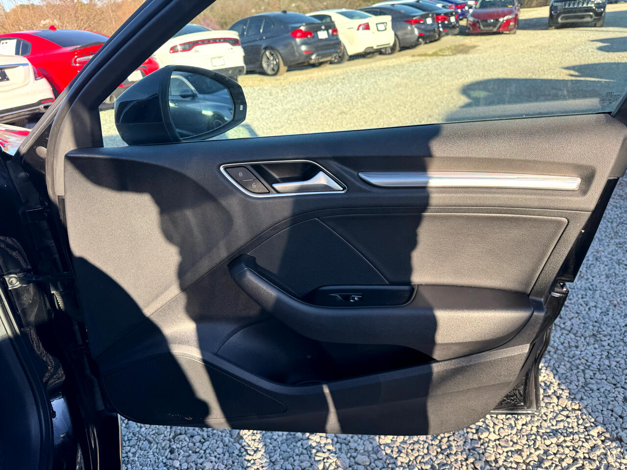 Vehicle image 19 of 85