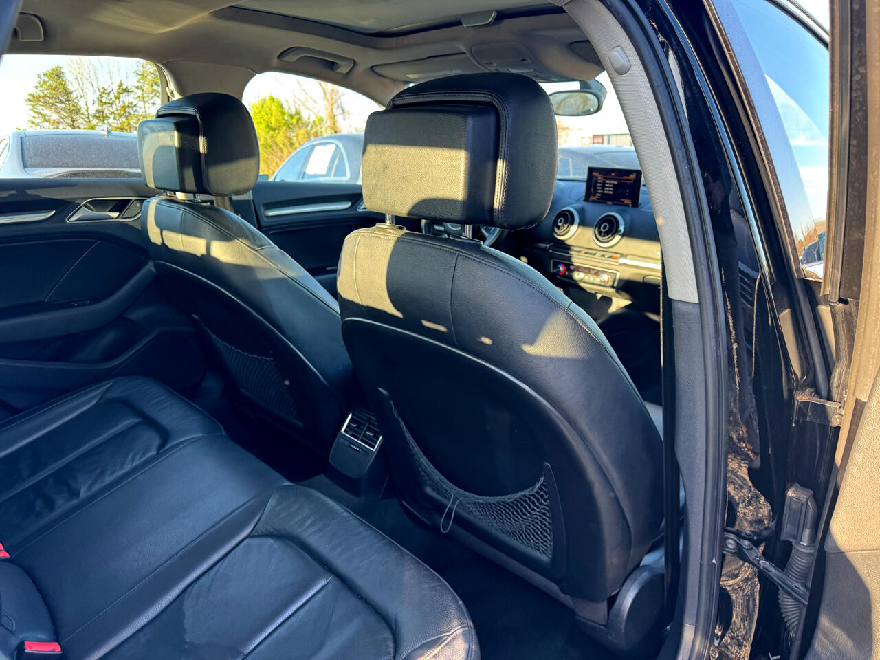 Vehicle image 34 of 85