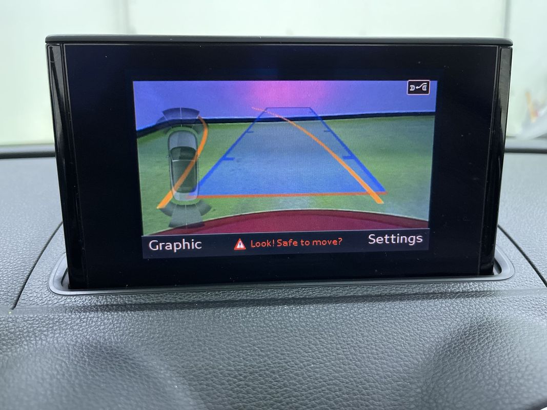 Vehicle image 21 of 28