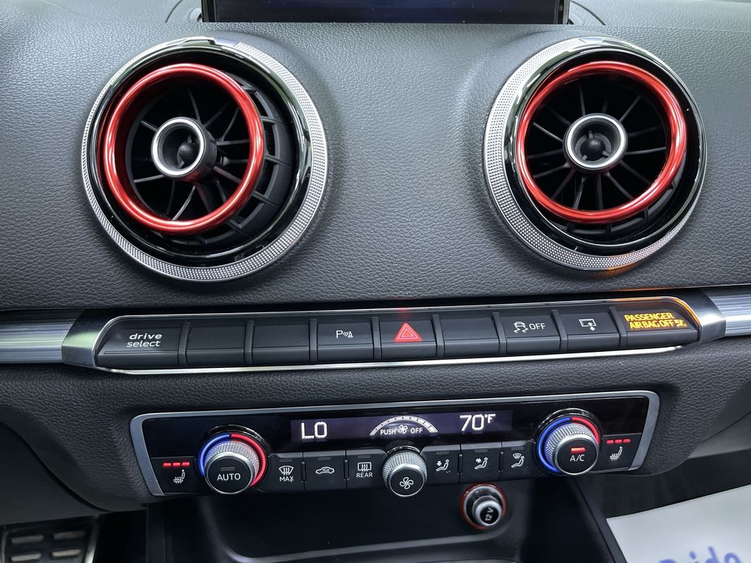 Vehicle image 22 of 28