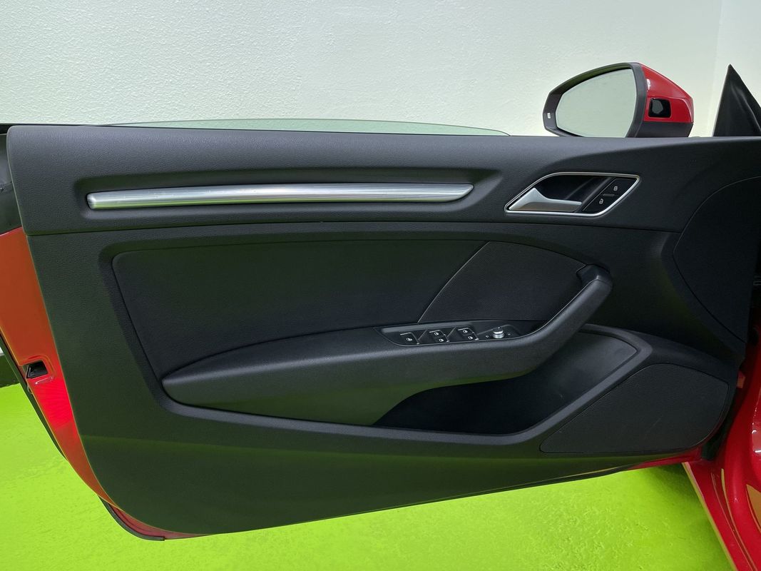 Vehicle image 24 of 28