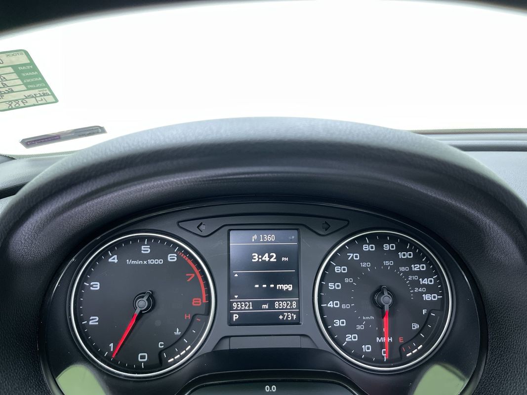 Vehicle image 20 of 28
