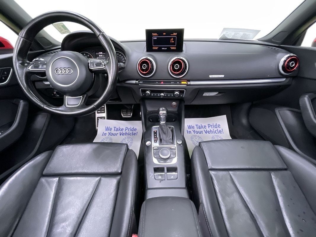 Vehicle image 17 of 28