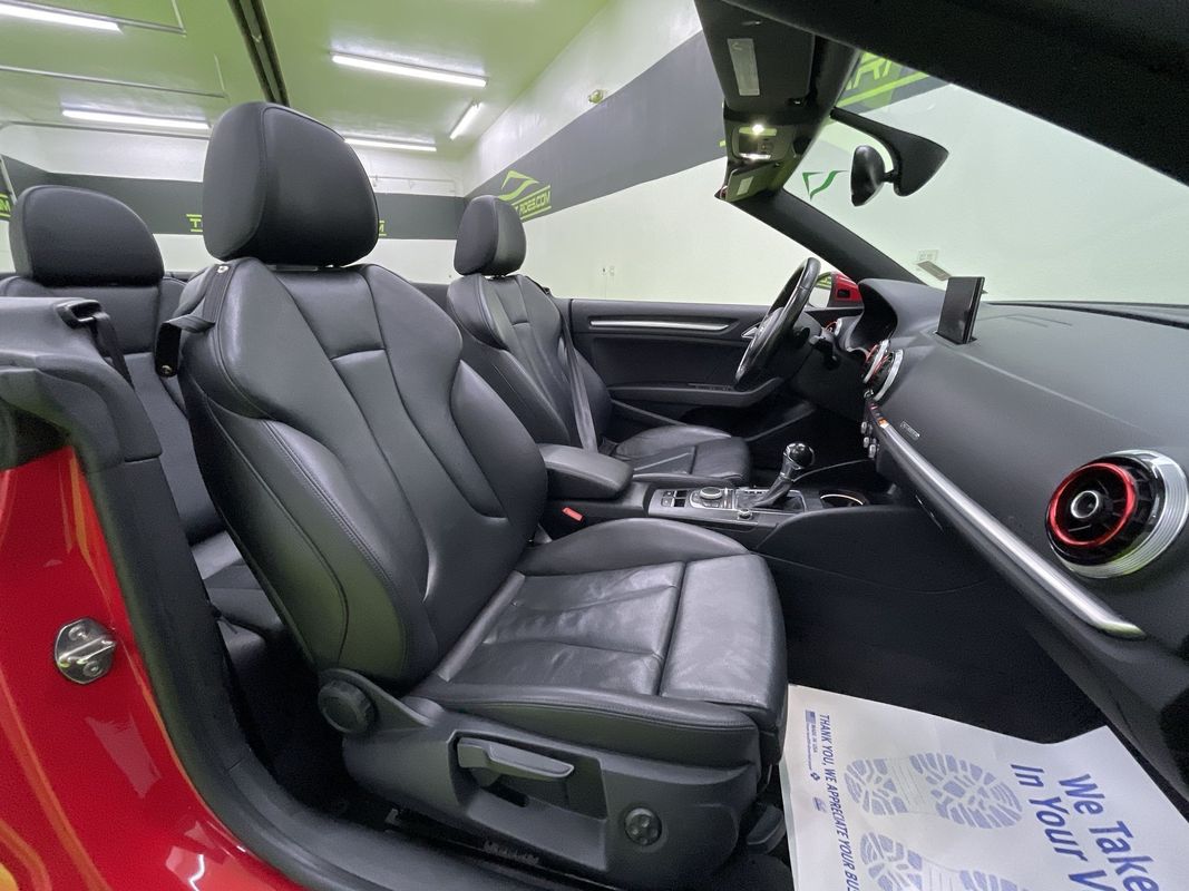 Vehicle image 15 of 28