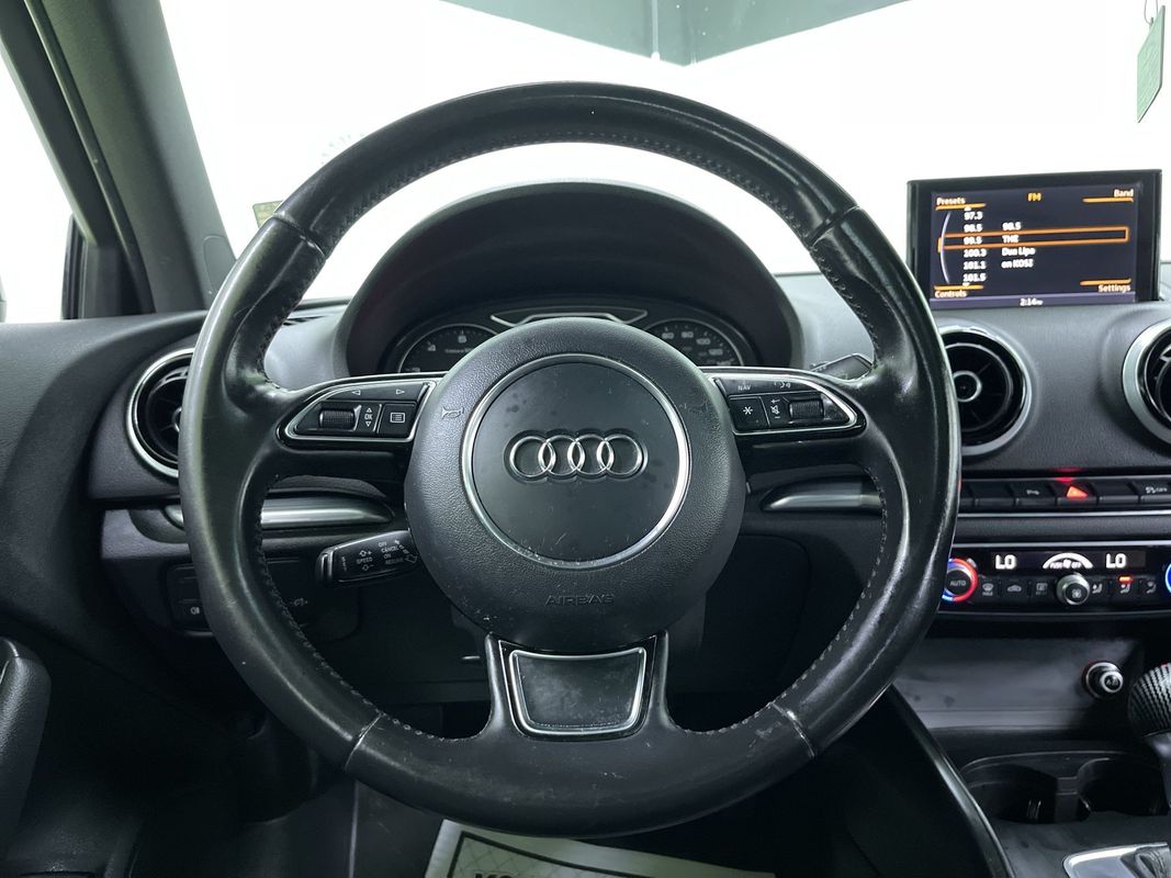 Vehicle image 25 of 29