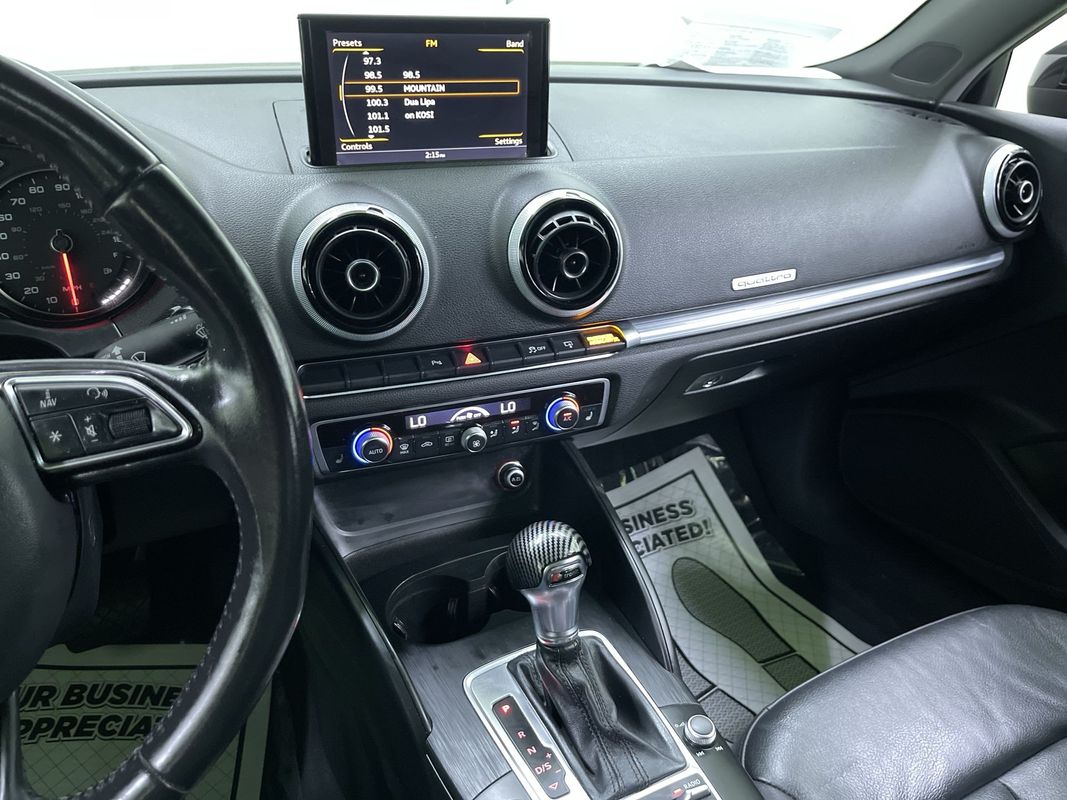 Vehicle image 17 of 29