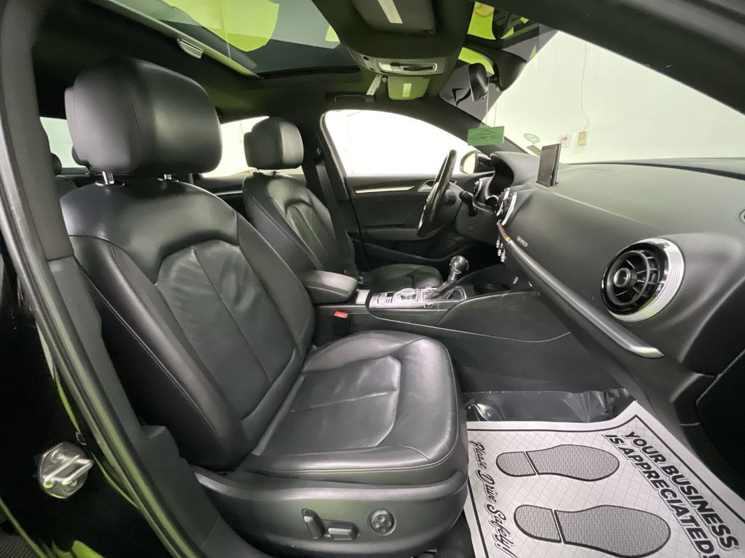 Vehicle image 15 of 29