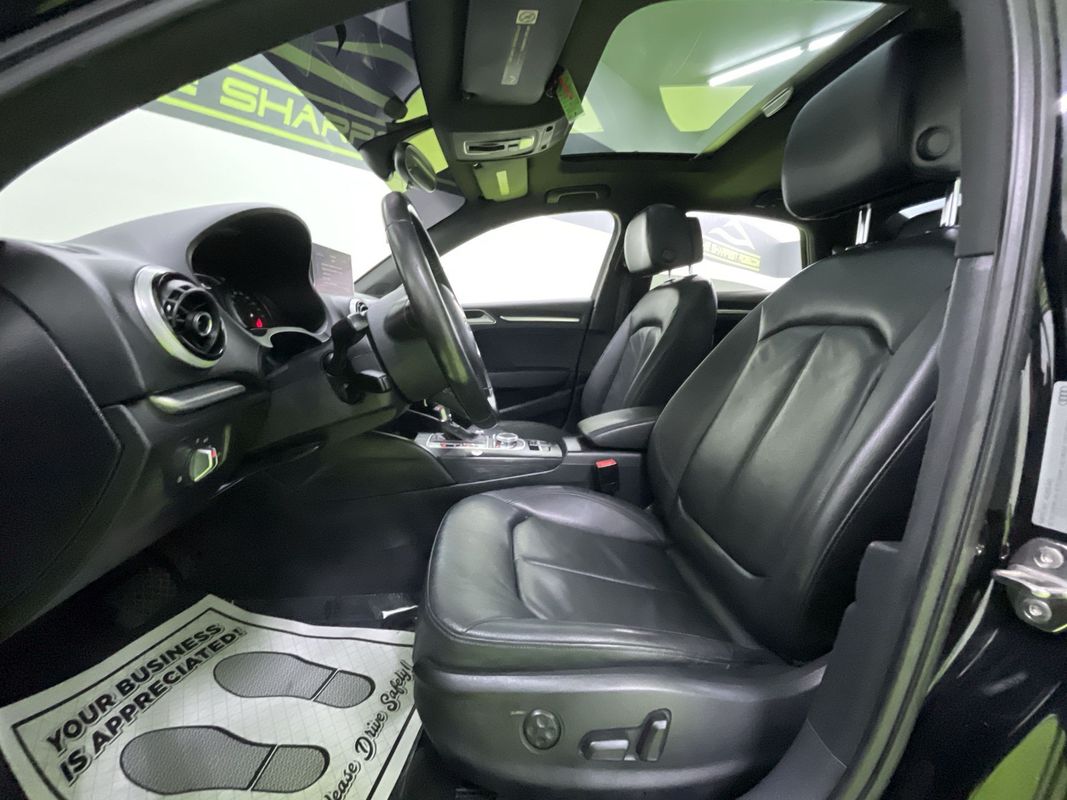 Vehicle image 13 of 29