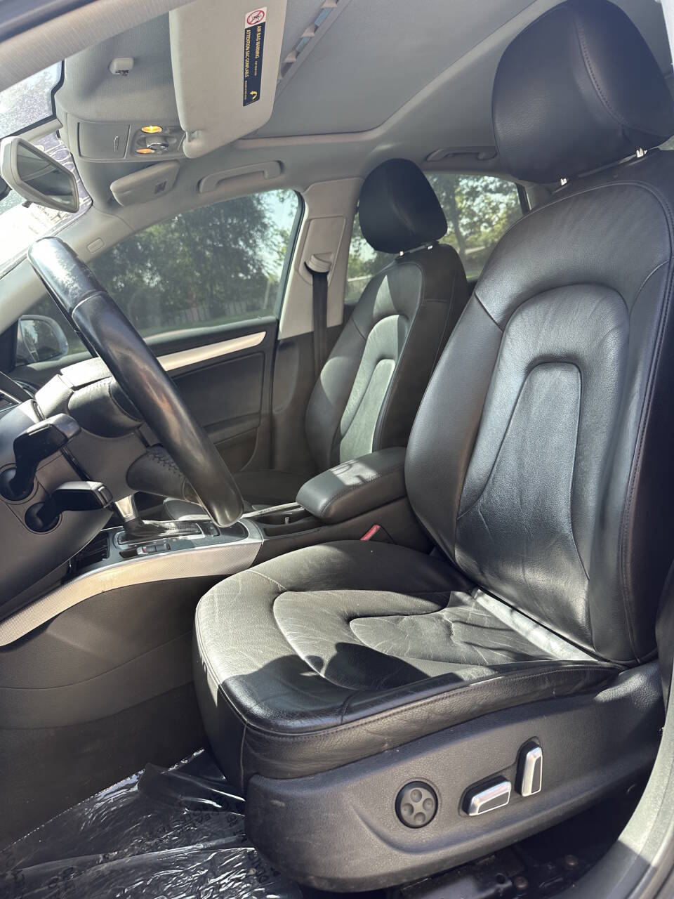 Vehicle image 12 of 18
