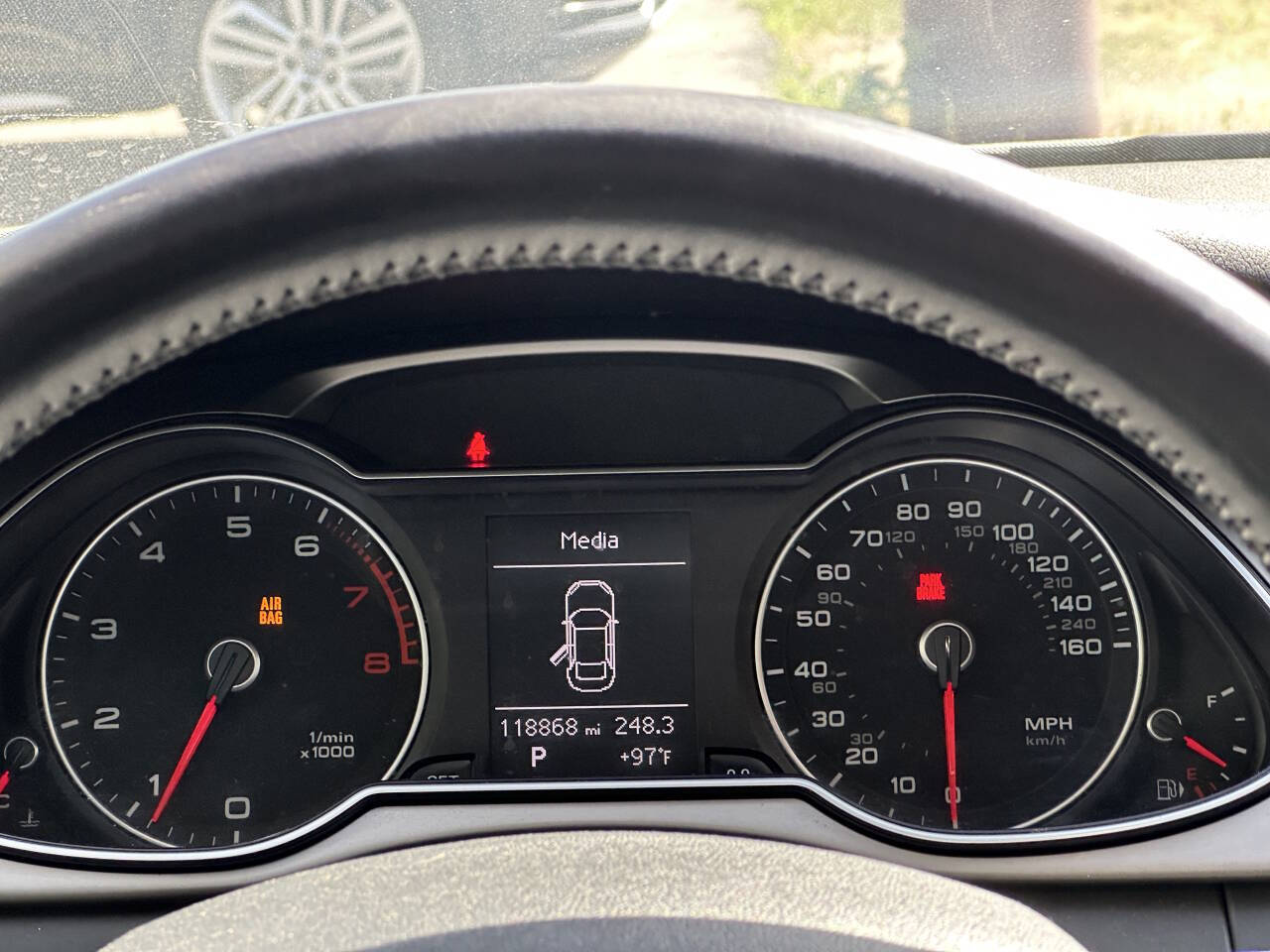 Vehicle image 16 of 18