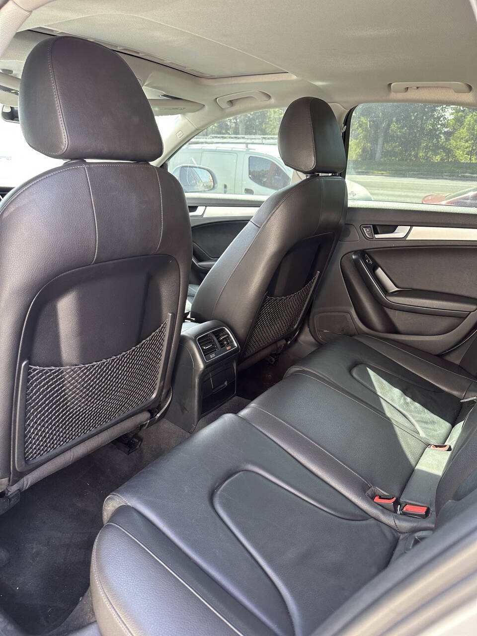 Vehicle image 11 of 18