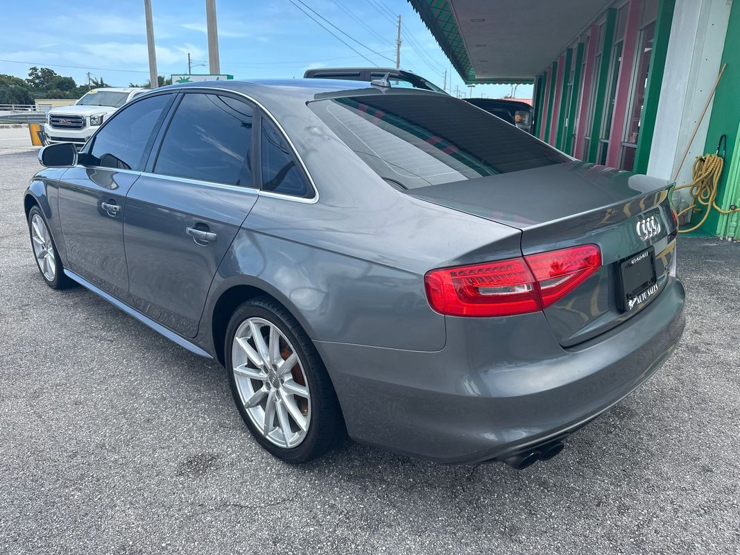 Vehicle image 6 of 17