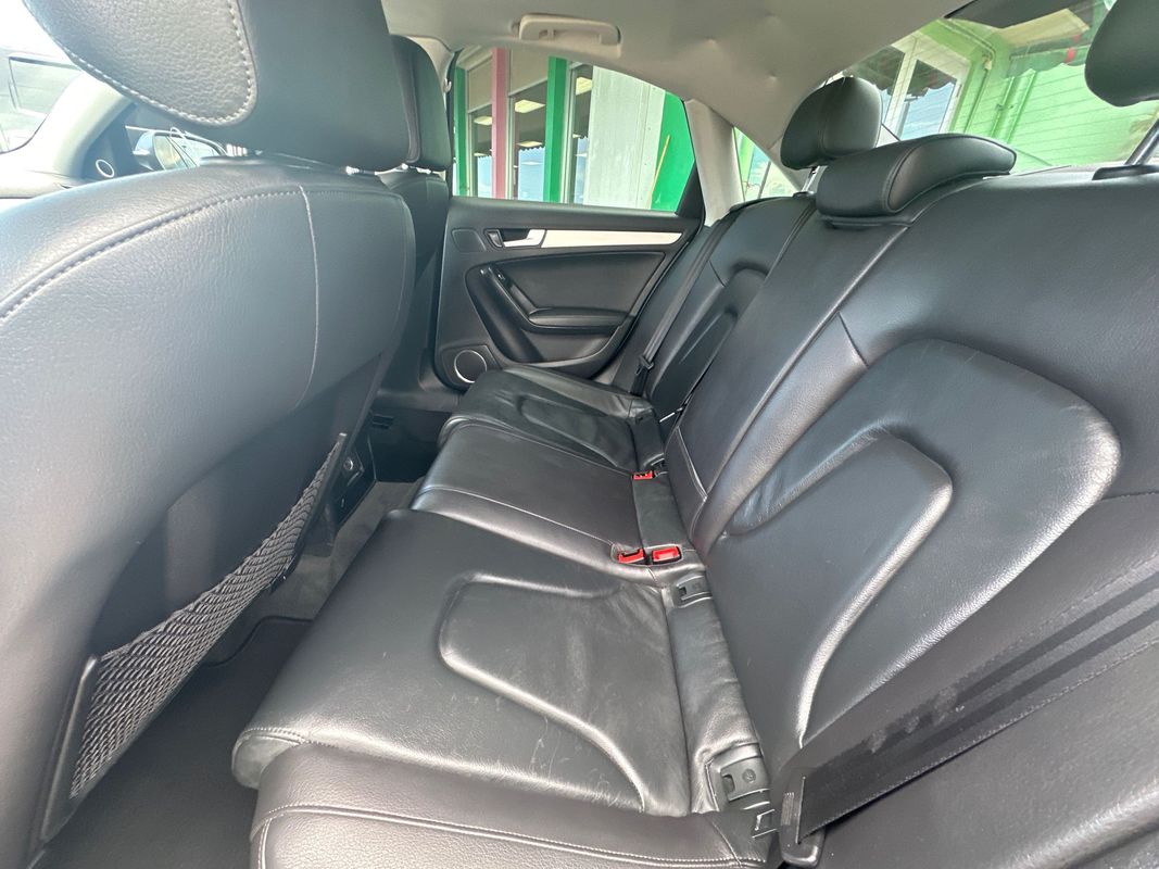 Vehicle image 15 of 17