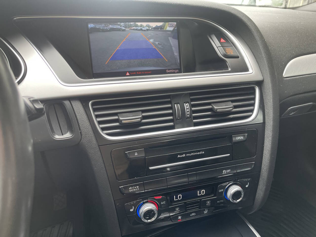 Vehicle image 21 of 34