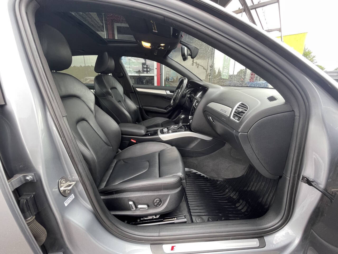 Vehicle image 12 of 34