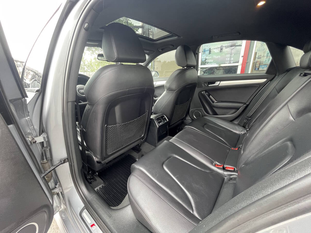 Vehicle image 11 of 34