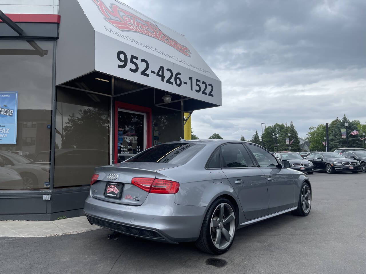 Vehicle image 4 of 34