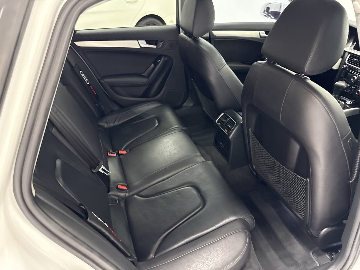 Vehicle image 29 of 51