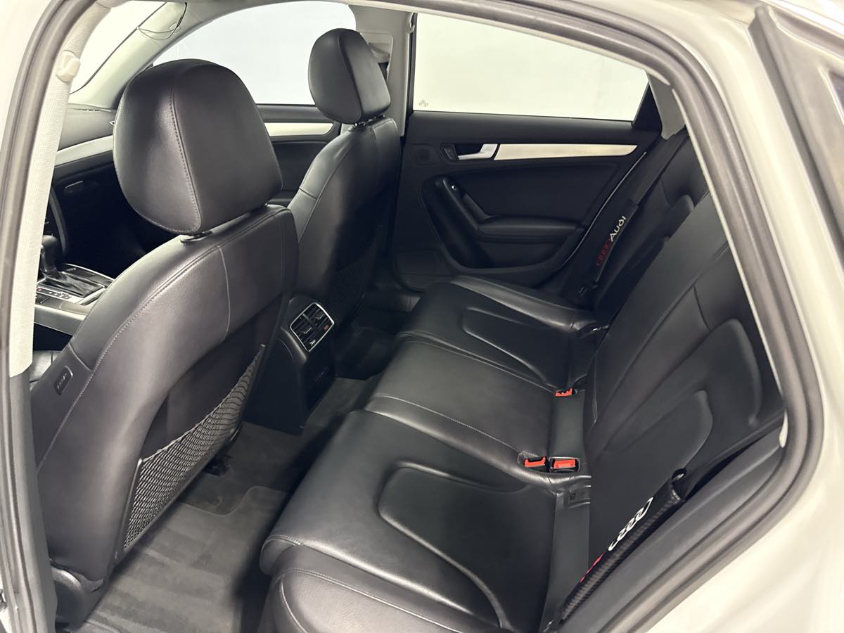 Vehicle image 25 of 51