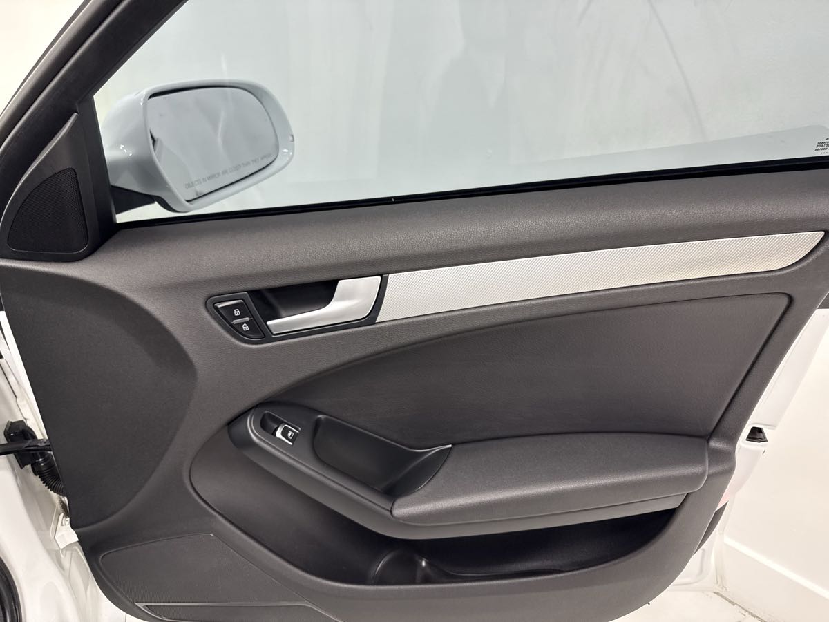 Vehicle image 31 of 51