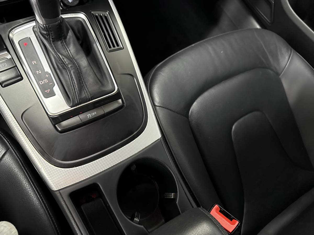 Vehicle image 40 of 51