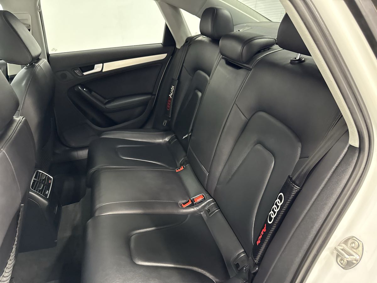 Vehicle image 26 of 51