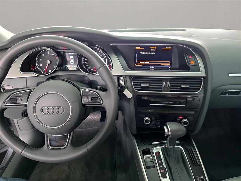 Vehicle image 15 of 21