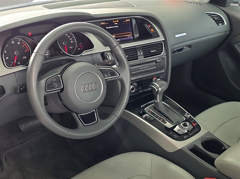 Vehicle image 14 of 21