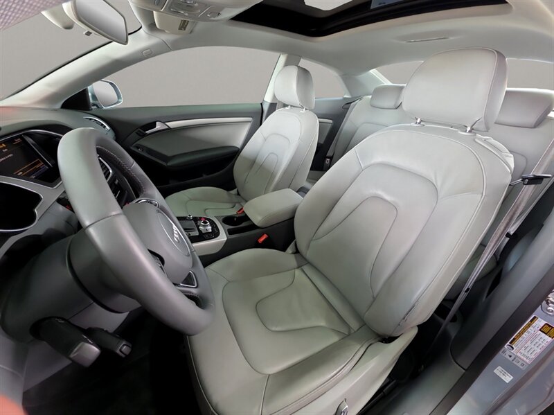 Vehicle image 20 of 21