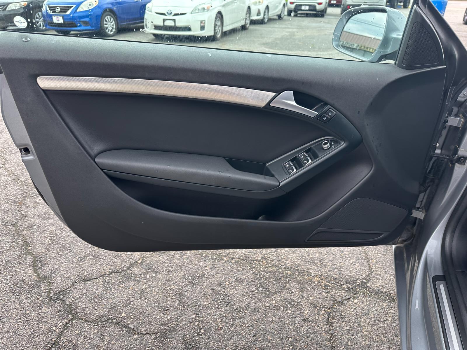 Vehicle image 19 of 23