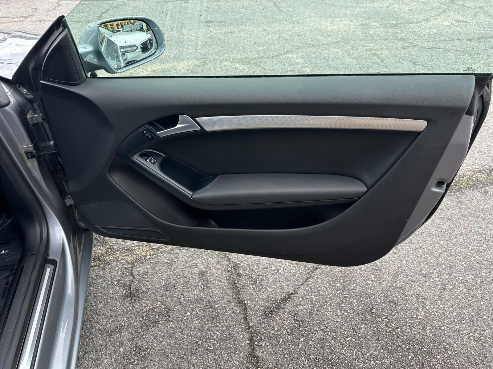 Vehicle image 20 of 23