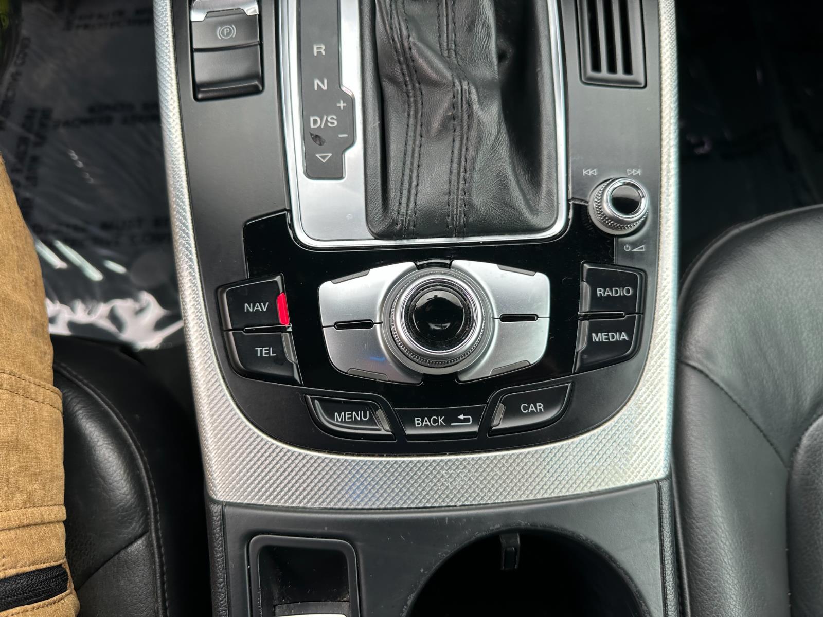Vehicle image 18 of 23