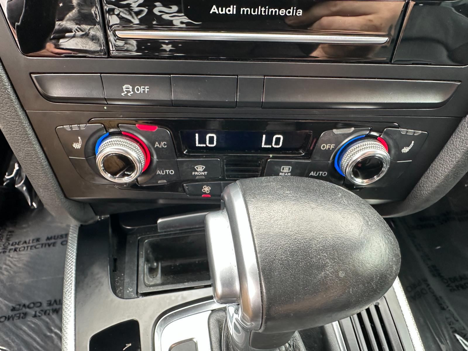 Vehicle image 21 of 23
