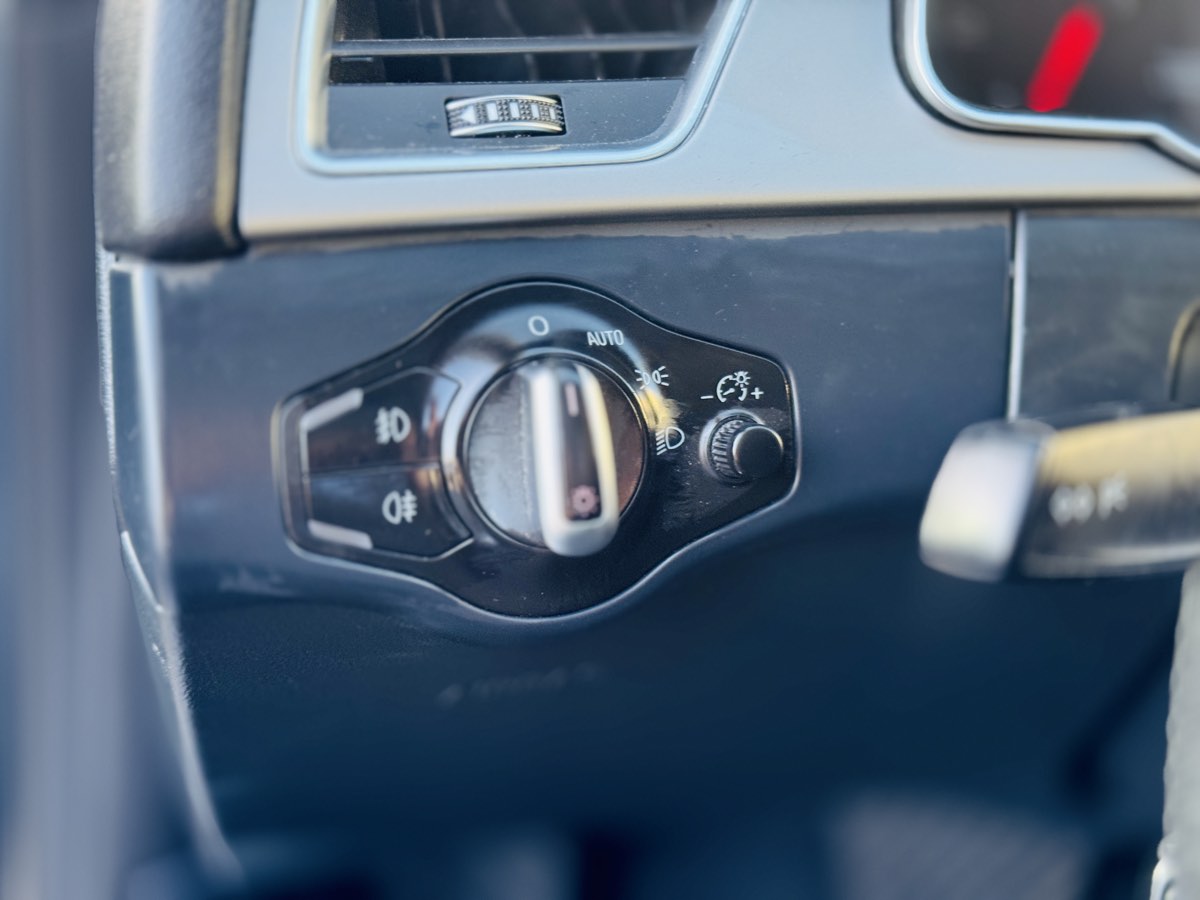 Vehicle image 26 of 39