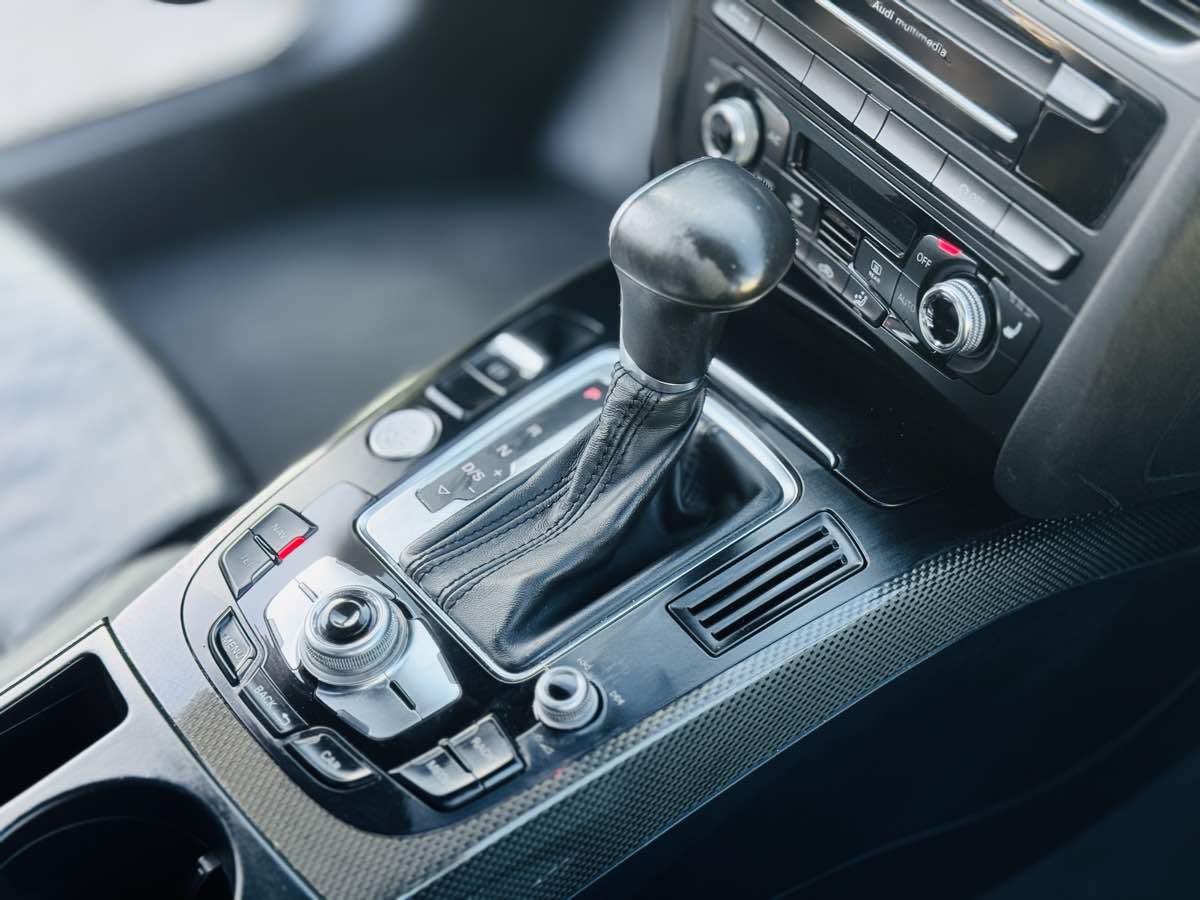 Vehicle image 29 of 39