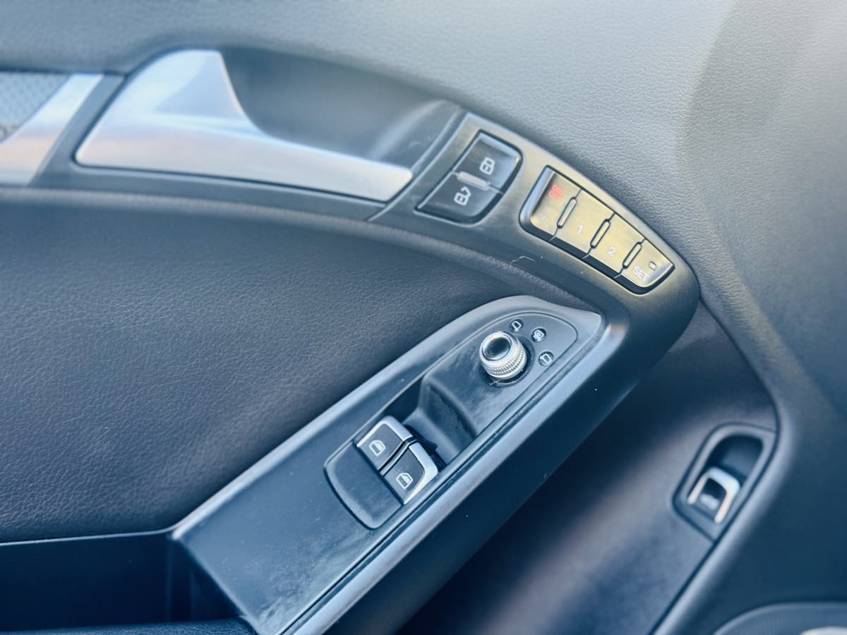 Vehicle image 19 of 39