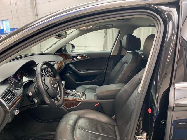 Vehicle image 21 of 31