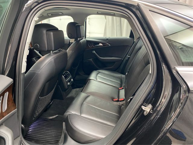 Vehicle image 18 of 31