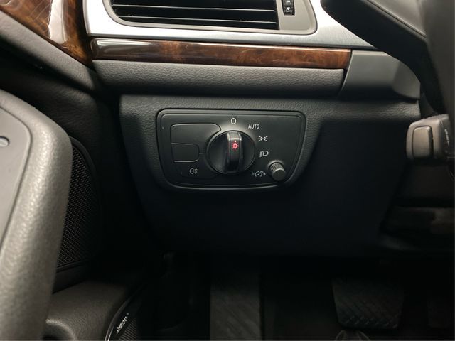 Vehicle image 30 of 31