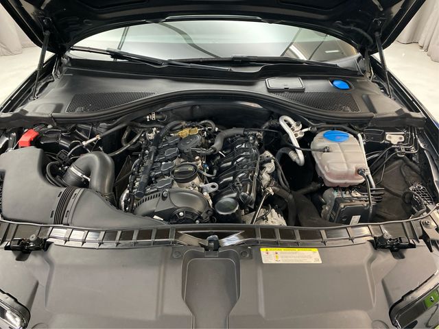 Vehicle image 10 of 31
