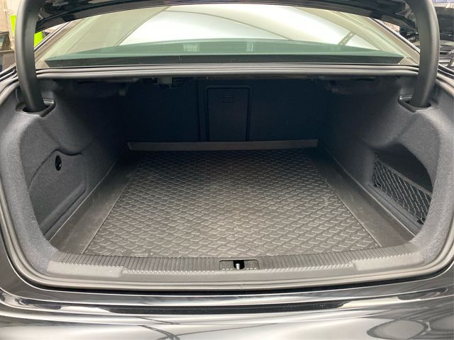 Vehicle image 15 of 31