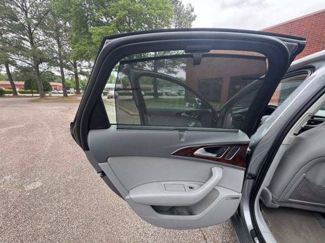 Vehicle image 33 of 41