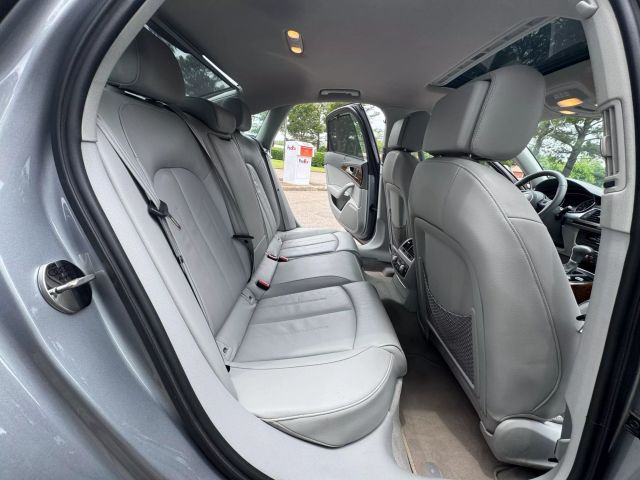 Vehicle image 25 of 41