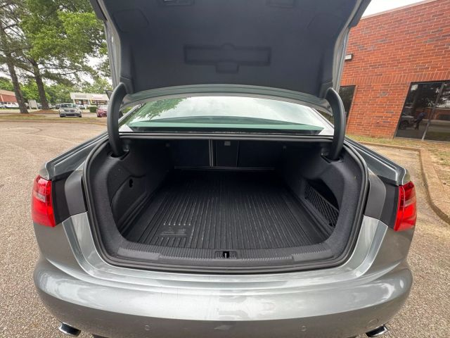 Vehicle image 35 of 41