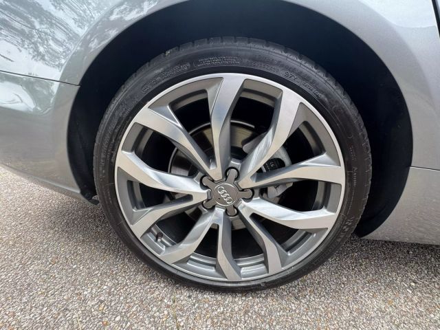 Vehicle image 37 of 41