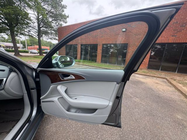 Vehicle image 31 of 41